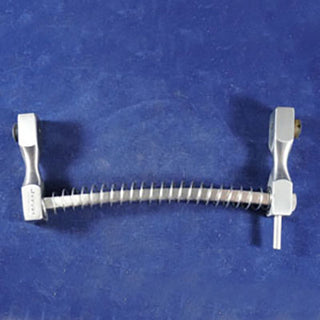 Mouth Gag Canine SS Medium : 5.75"